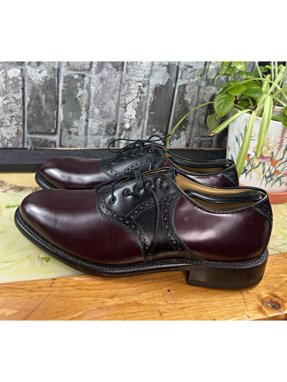 Johnston & Murphy Burgundy/Black Leather Wingtip Trampoline Oxford 10.5 D/B